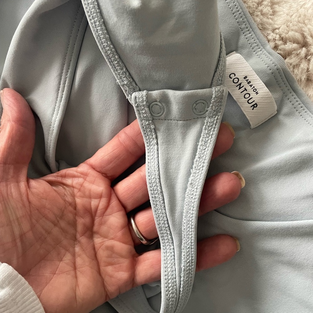 Aritzia Babaton Long-Sleeve Scoop Neck crew thong Bodysuit - Pale Blue - Picture 4 of 5